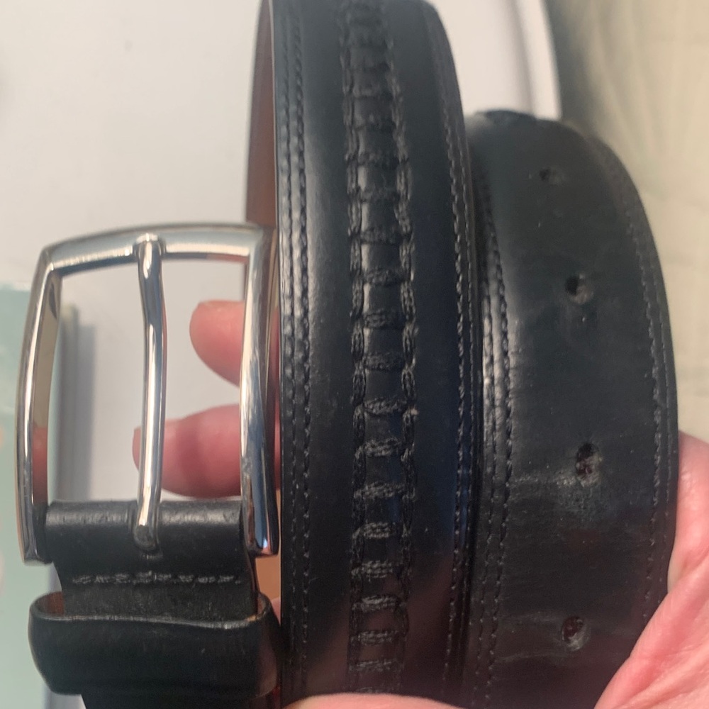 Johnston and Murphy Elegant Black Leather Belt for Men Preowned size 40